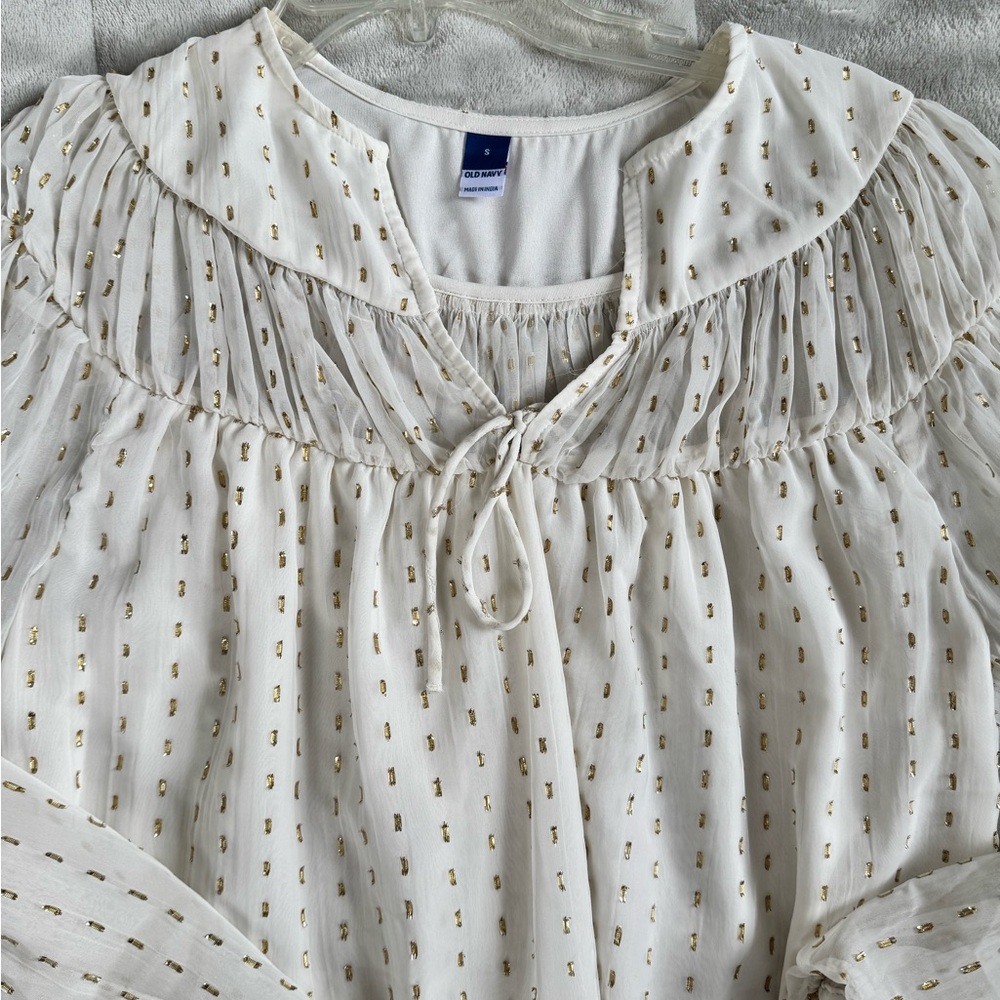 ⚠️Old Navy Elegant White and Gold Blouse⚠️ - Picture 2 of 3